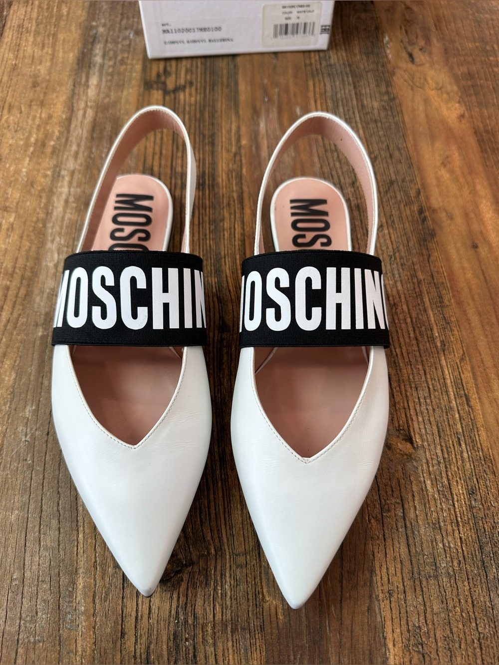 Moschino White and Black Flats-Leather Slingback Flat
WHITE CALF / 39